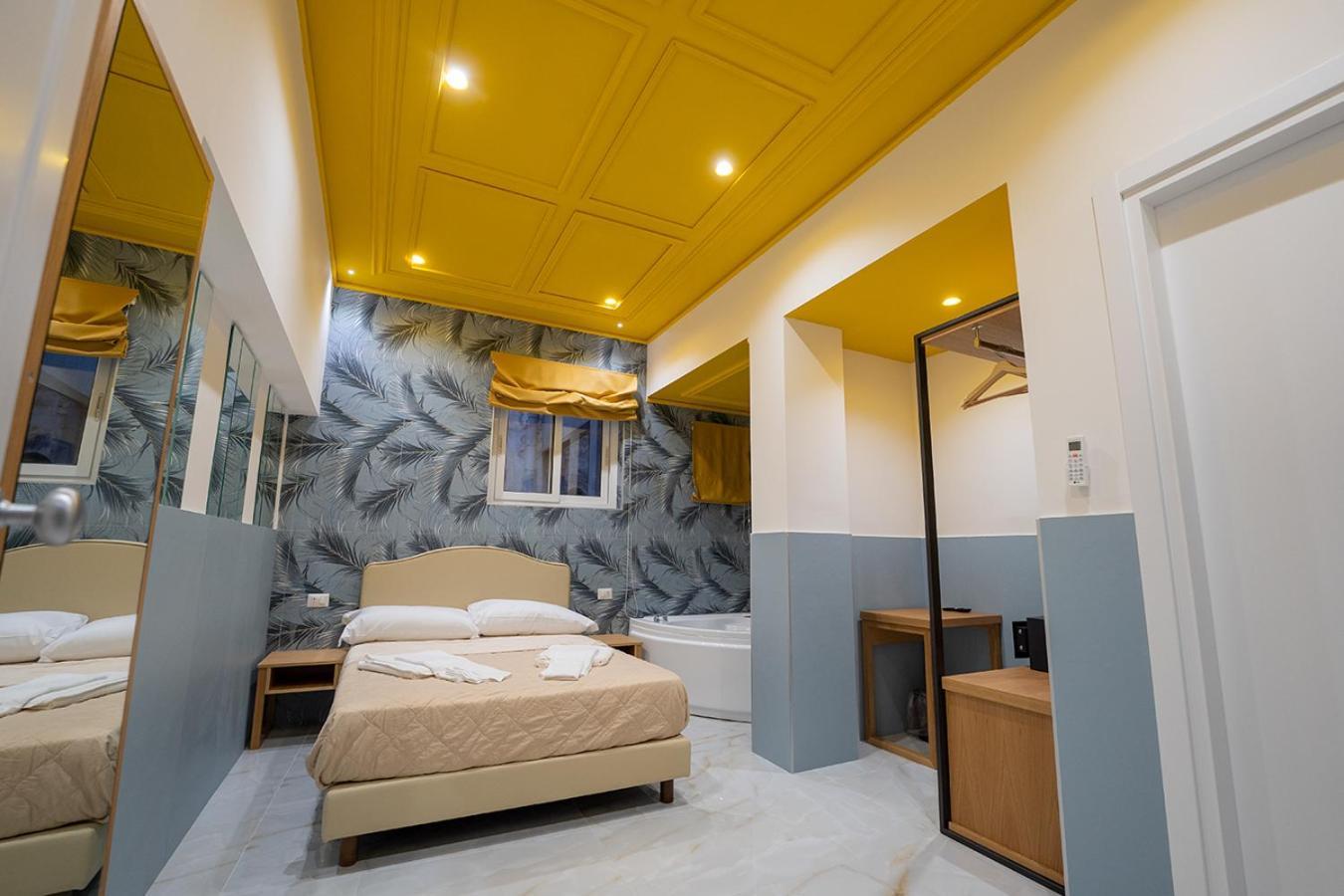 Greros H. Rooms Napoli Centro By Clapa Group Dislocated Hospitality Екстер'єр фото