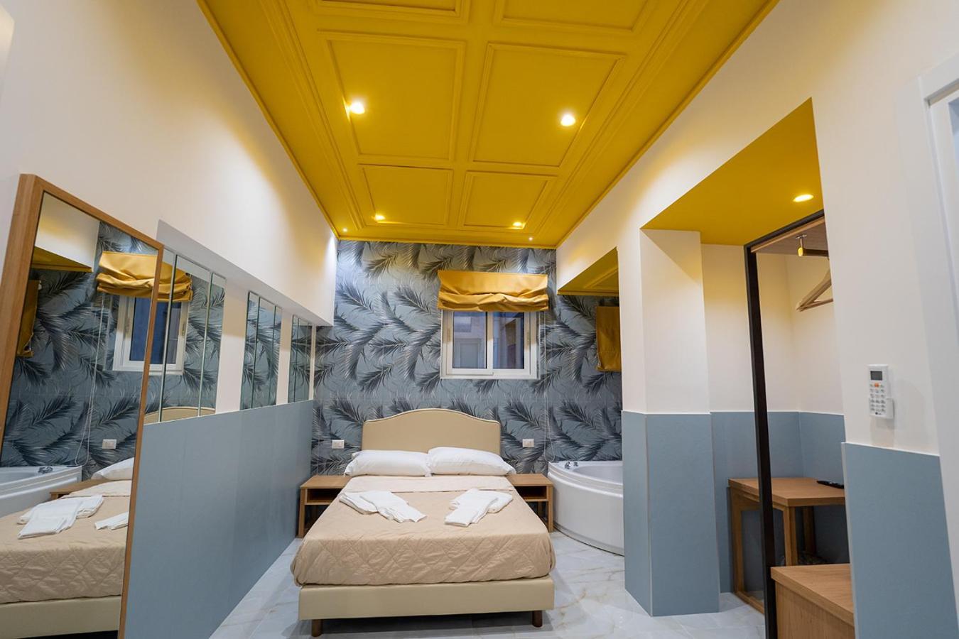 Greros H. Rooms Napoli Centro By Clapa Group Dislocated Hospitality Екстер'єр фото
